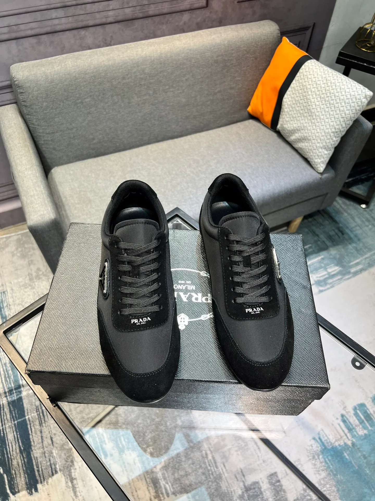 Men's shoes 💰440 PRADA (Prada) uses original cow suede, genuine leather lining, original foam wear-resistant soft outsole, casual sports version, young fashion, European and American trend, British style, actual picture color. Standard code: Men’s size 38/44 (45 can be customized)